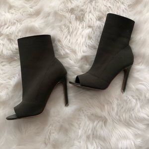 Steve Madden Enya Bootie Olive Green